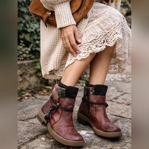 Rieker Red Leather Ankle Boots Floral Collar Comfort Zip Casual Size 40 US 9